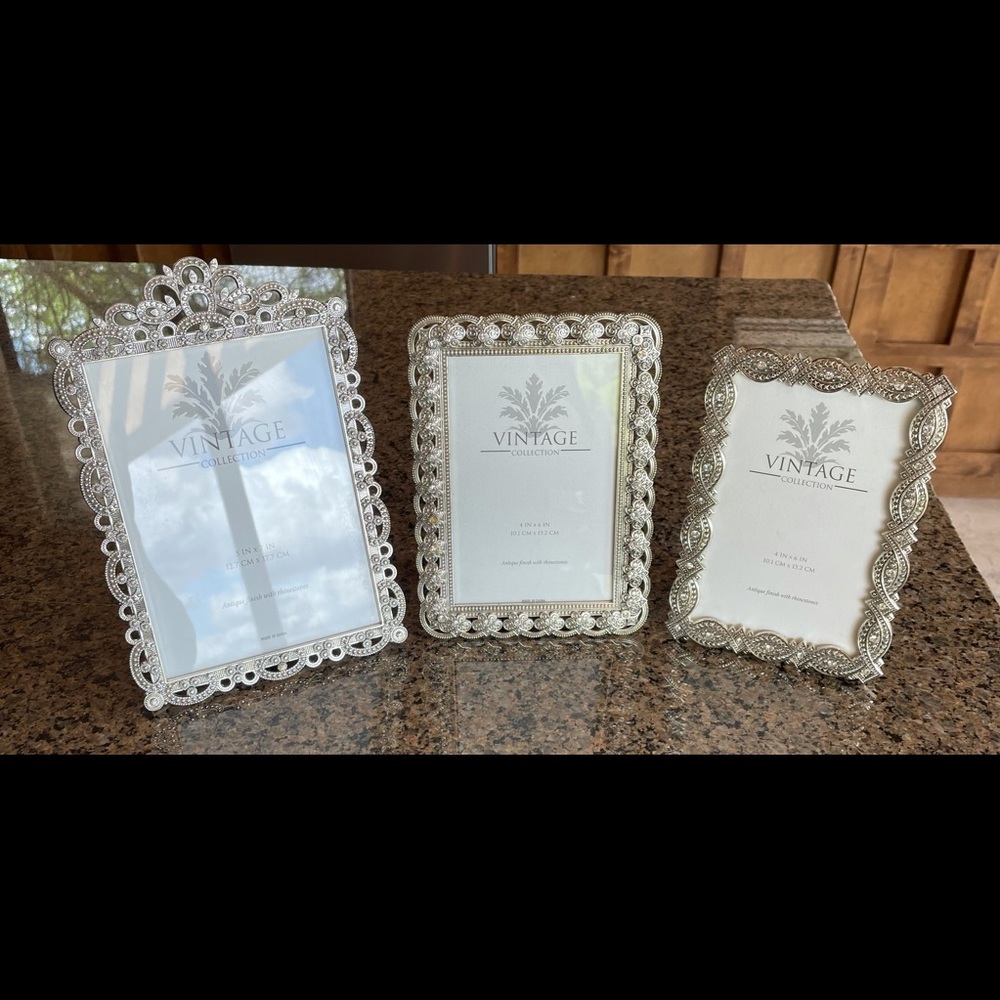3 Metal picture frames